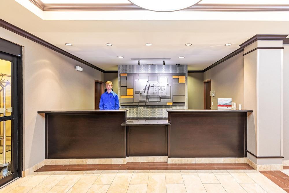 Express & By Ihg Hotel