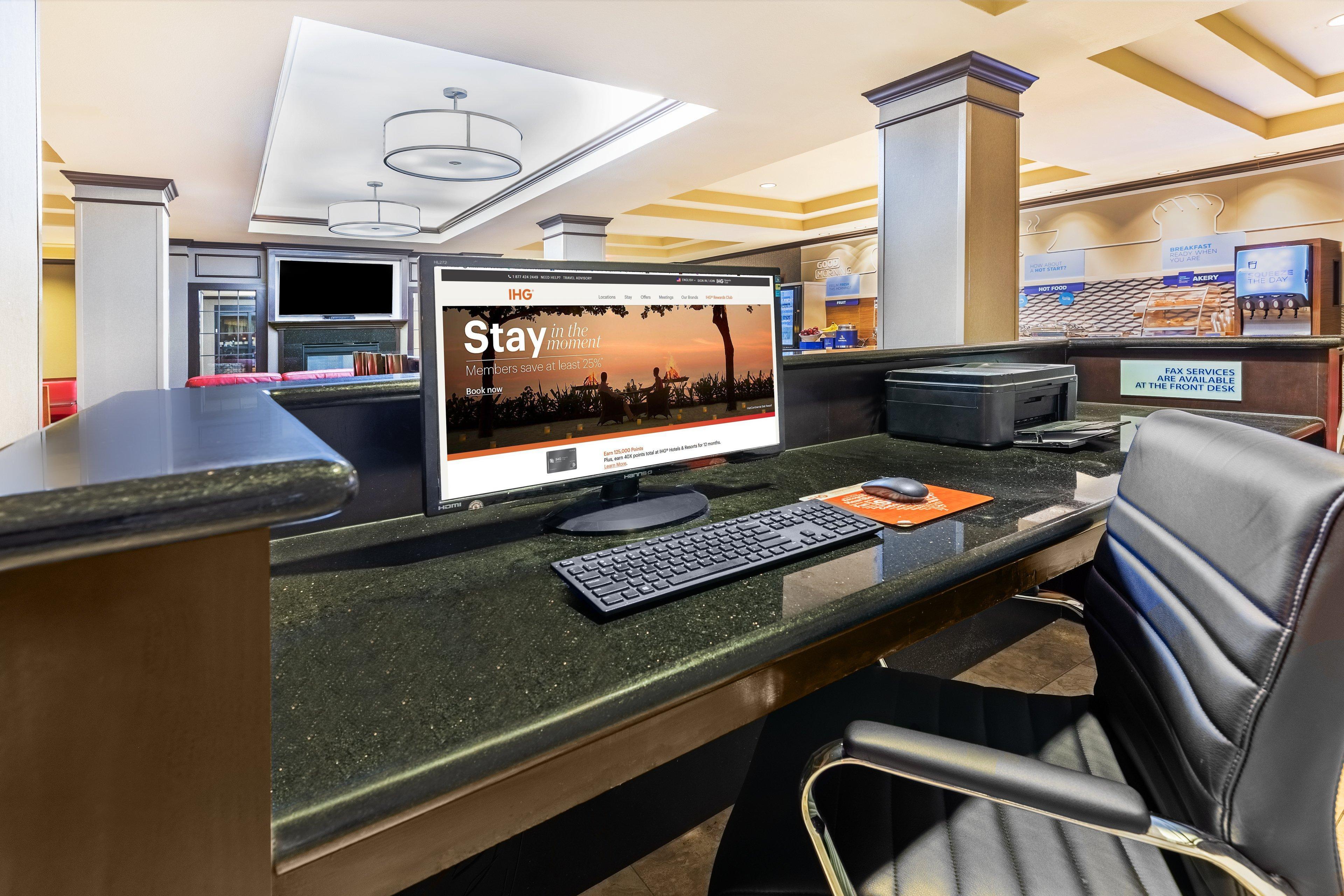 Express & By Ihg 2* Floresville