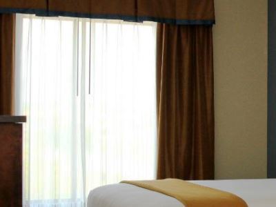 Express & By Ihg Hotel 2*