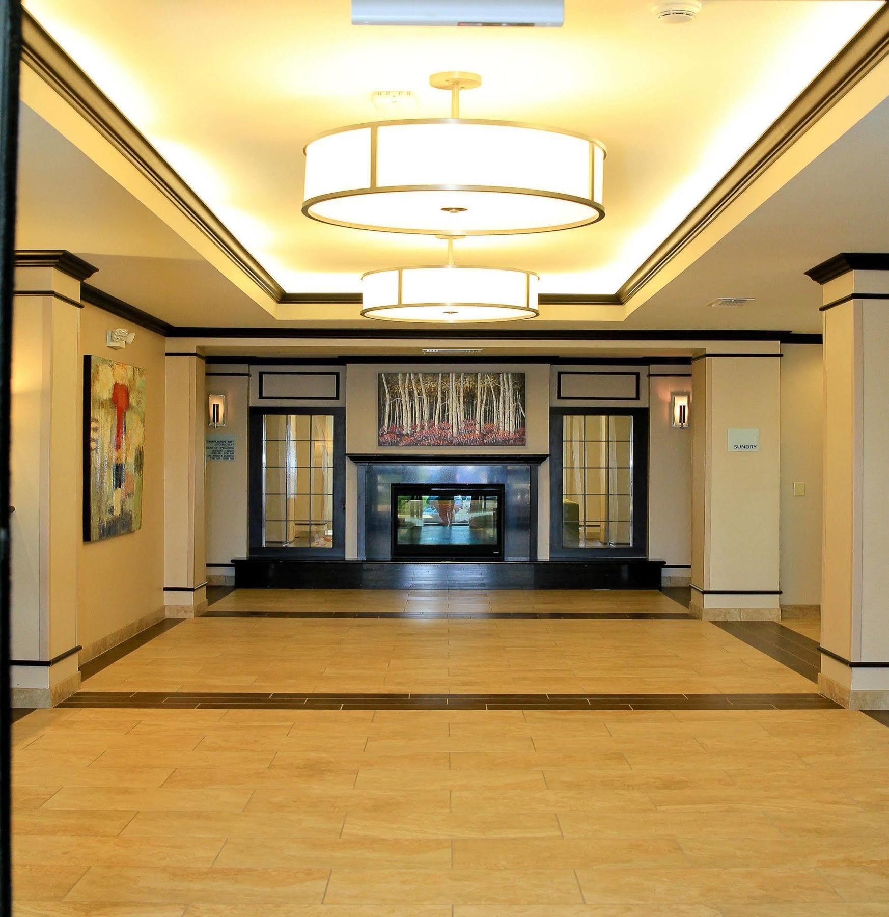Hotel Express & By Ihg 2*